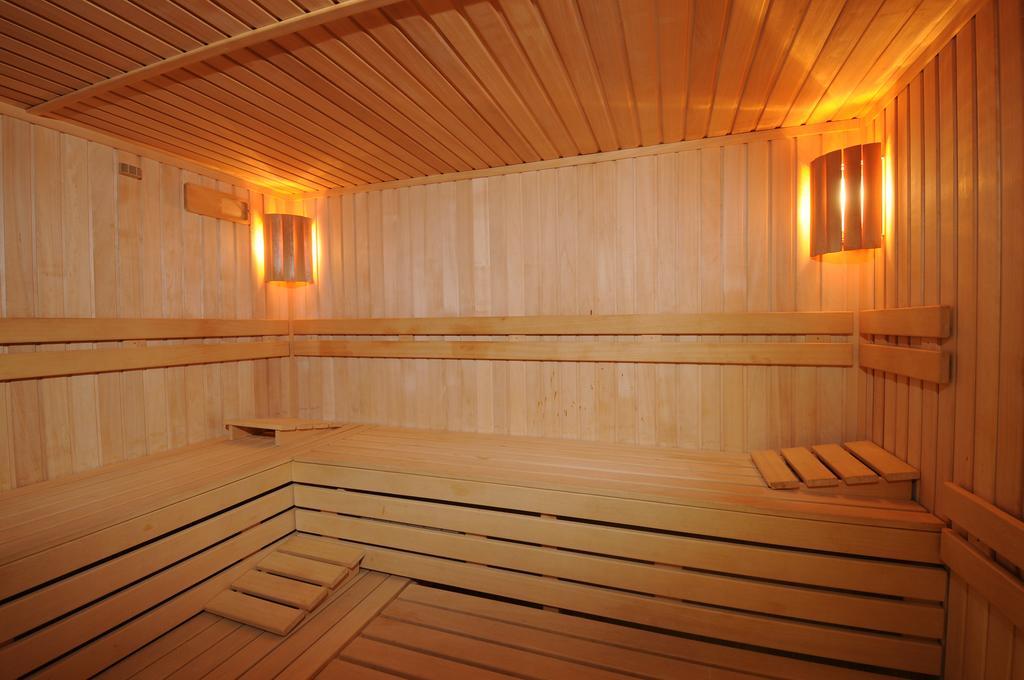 Wellness Resort Energetic Rožnov pod Radhoštěm Exteriör bild