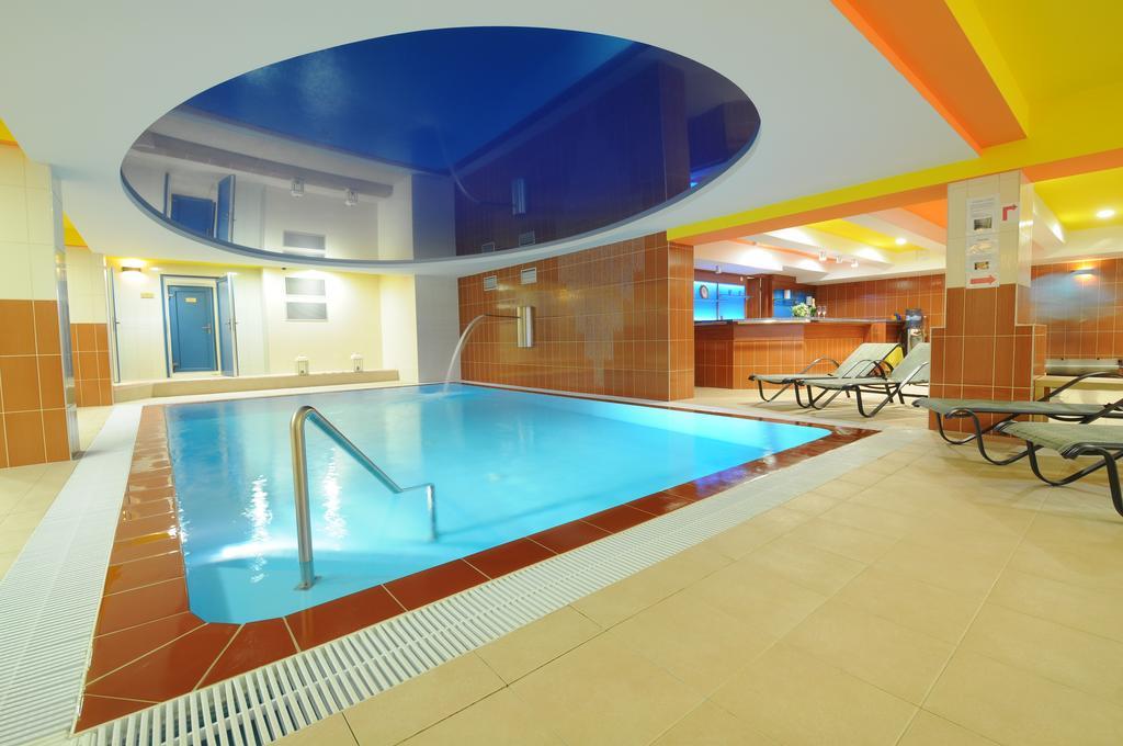 Wellness Resort Energetic Rožnov pod Radhoštěm Exteriör bild