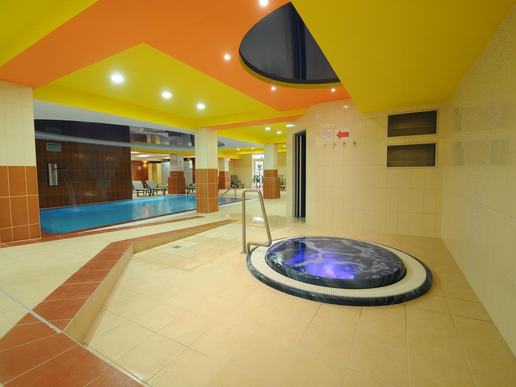 Wellness Resort Energetic Rožnov pod Radhoštěm Exteriör bild